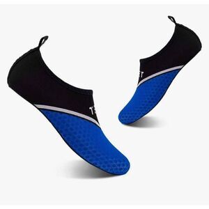 NEW IN PACKAGE YALOX ADULT WATER SHOE